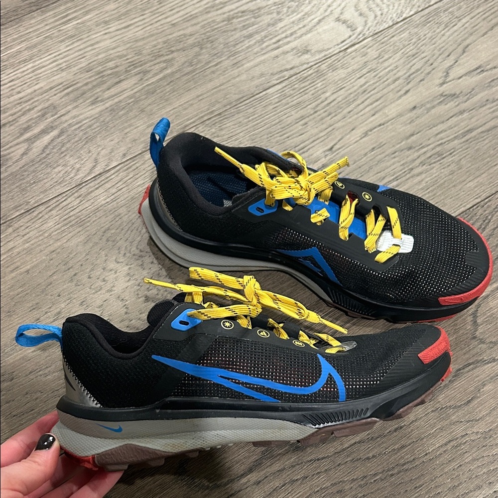 Nike Black and Yellow Women's Shoes